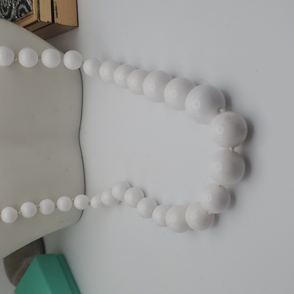 Estate pop beads 1960s retro vintage necklace white beaded cascade N2240‎ - Picture 2 of 4